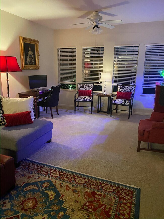 Building Photo - 2801 Chancellorsville Dr