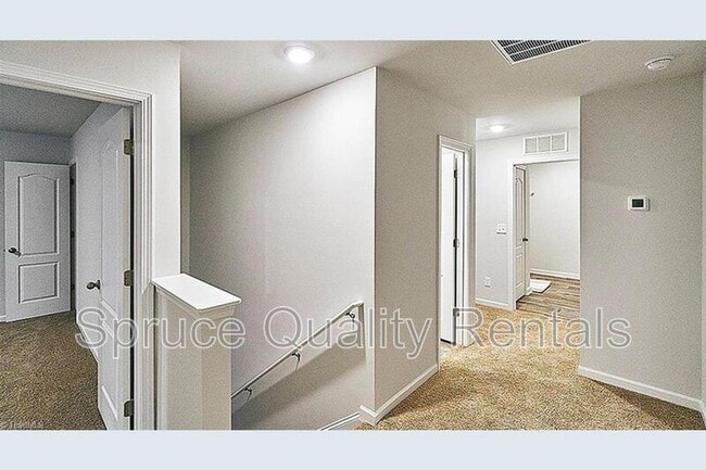 Building Photo - 2025 Longshadow St