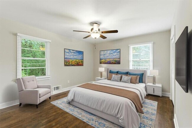 Building Photo - 893 Woodmere Dr NW