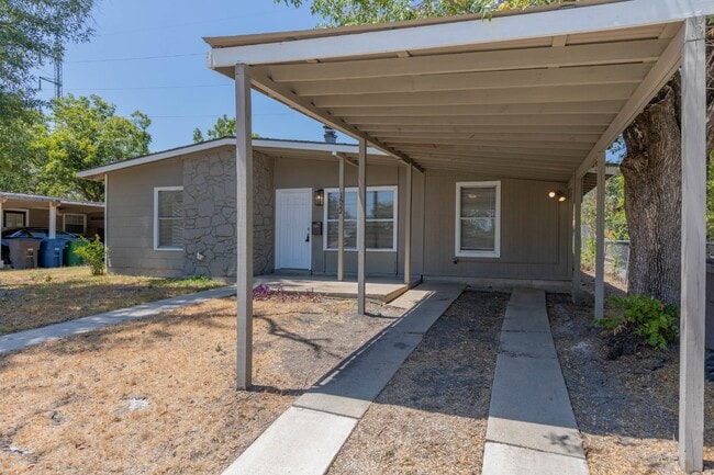 Building Photo - 1822 Arroya Vista Dr