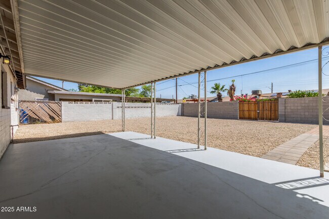 Building Photo - 5635 N 35th Dr