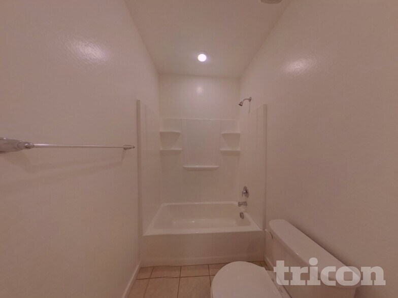 Building Photo - 13273 N 143rd Dr