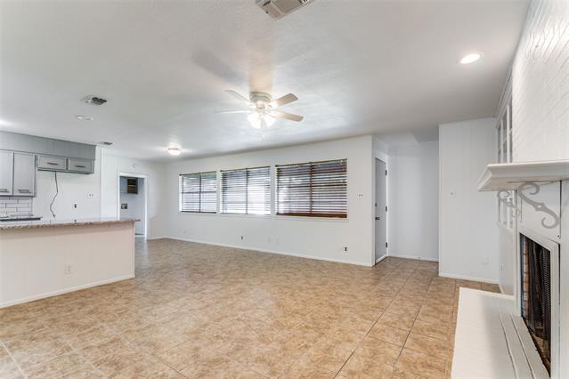 Building Photo - 2107 Briarwood Blvd