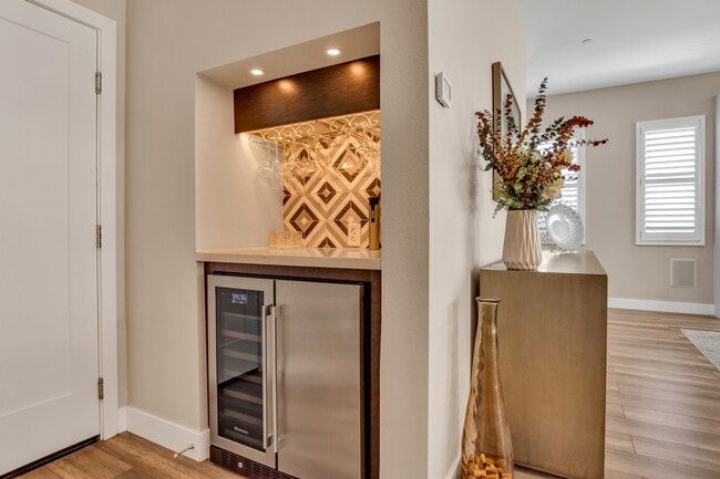 Building Photo - 3193 Centano Ave