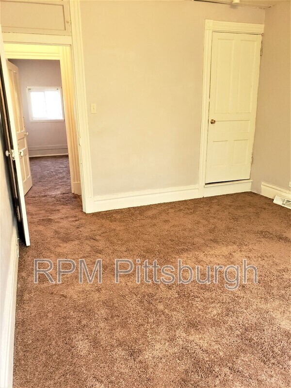 Building Photo - 4554 Rosina Way