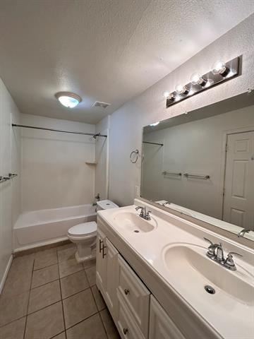 Building Photo - 3622 Gray Dr