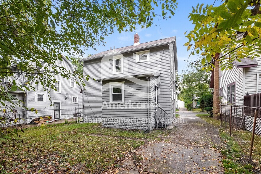 Building Photo - 456 Noah Ave