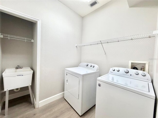 Building Photo - 804 Coade Stone Dr