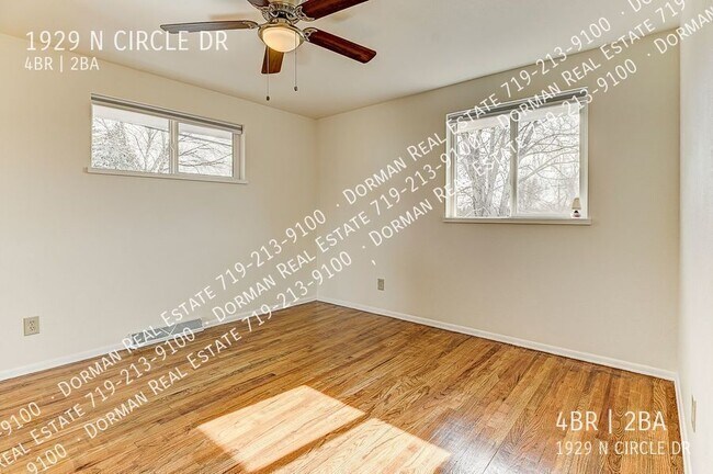 Building Photo - 1929 N Circle Dr