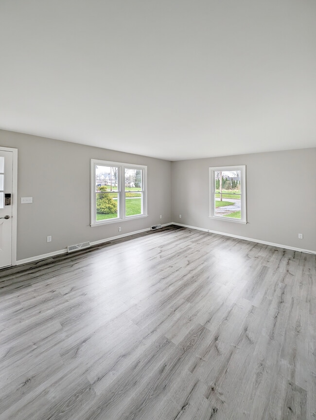 Building Photo - 56 Ewing Rd