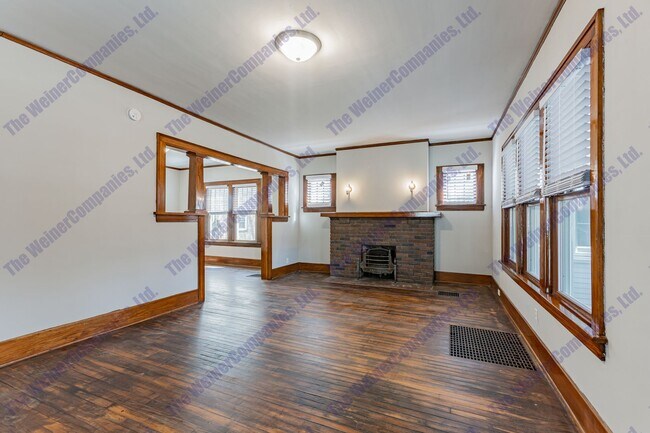 Building Photo - 606 W White St
