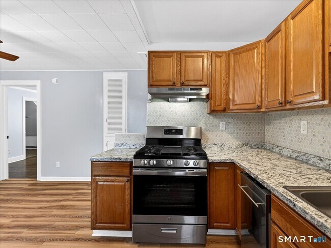 Building Photo - 91 Jewett St