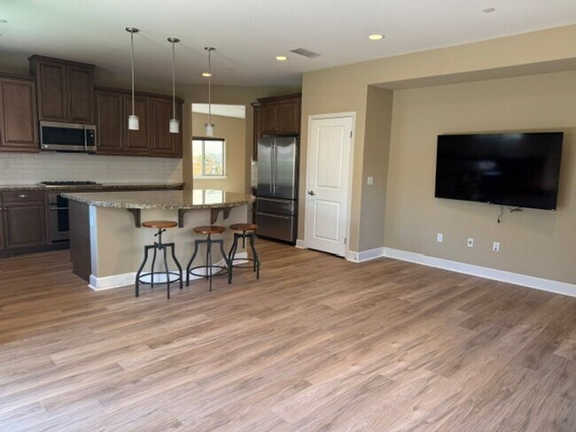 Building Photo - Model Home in desirable Moorpark Highlands!