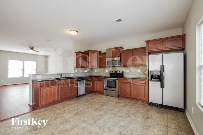Building Photo - 1732 Larne Cir