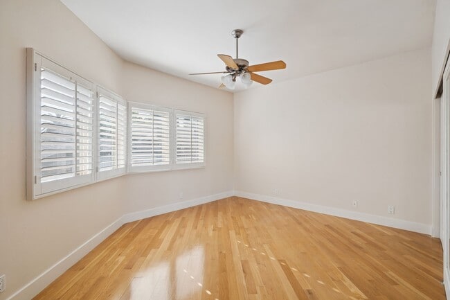 Building Photo - 721 Marigold Ave