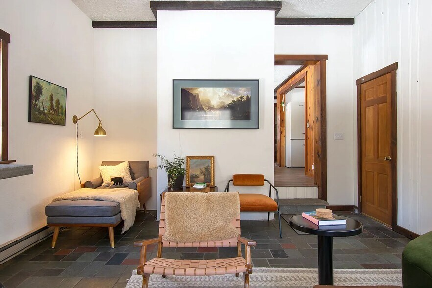 Building Photo - 30 Ford Rd