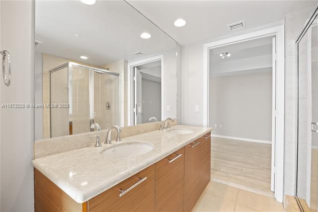 Building Photo - 50 Biscayne Blvd