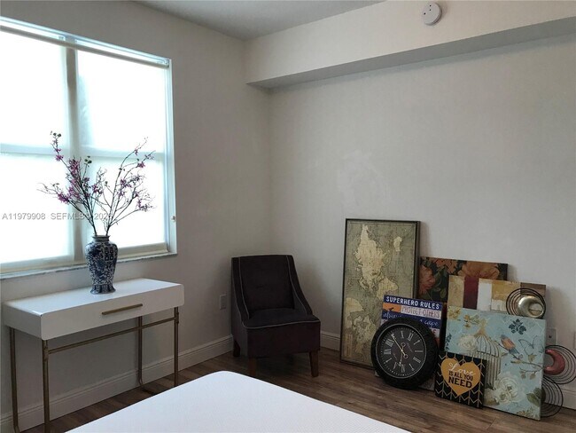 Building Photo - 7900 Harbor Island Dr