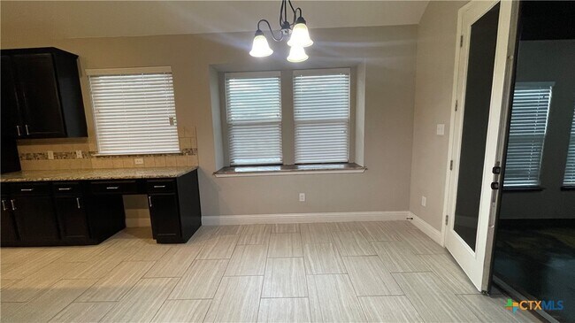 Building Photo - 6201 Morganite Ln