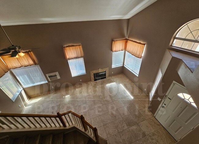 Building Photo - 605 Iona Ct