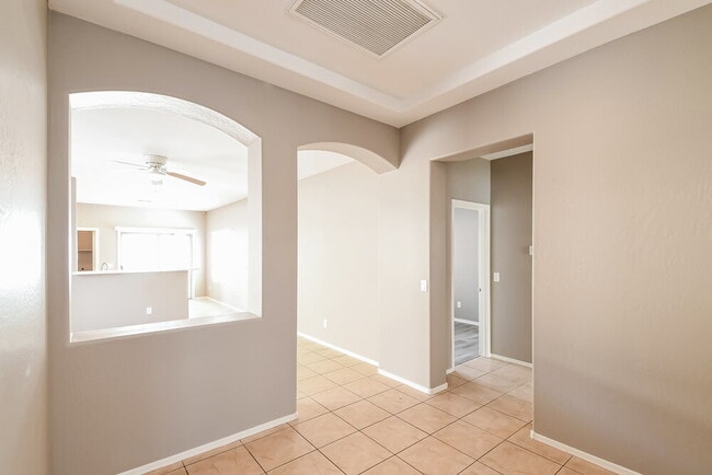 Building Photo - 327 N 76th Pl