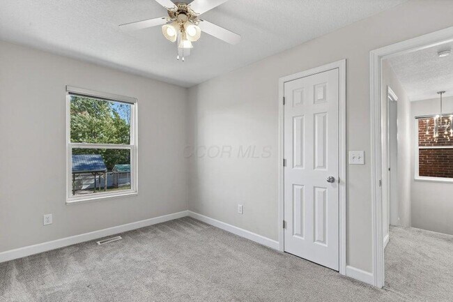 Building Photo - 484 Linwood Ave