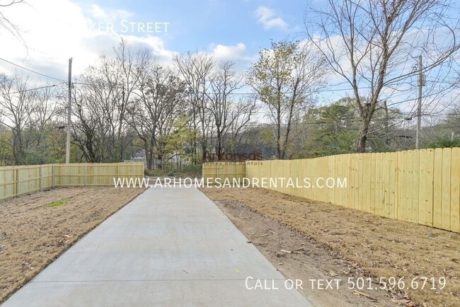 Building Photo - 1604 S Booker St