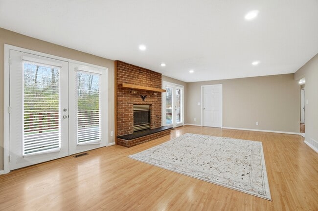 Building Photo - 2481 E Rahn Rd