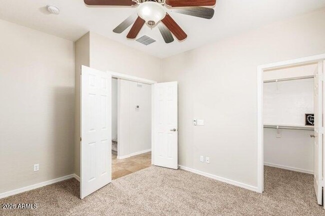 Building Photo - 18606 W Sunnyslope Ln