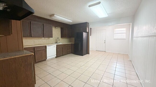 Building Photo - 7306 Avenue W