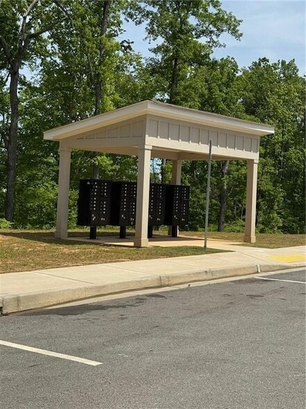 Building Photo - 1202 Ainsworth Alley