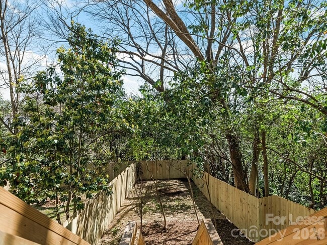 Building Photo - 1310 N Davidson St