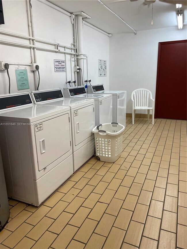 Building Photo - 801 SW 133rd Terrace