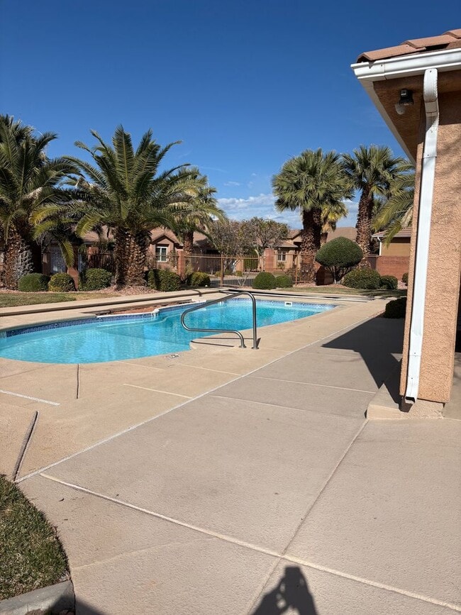 Building Photo - St. George Oasis