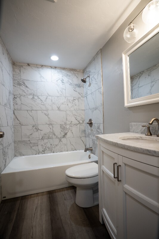 Building Photo - 41 Riverside Rd S