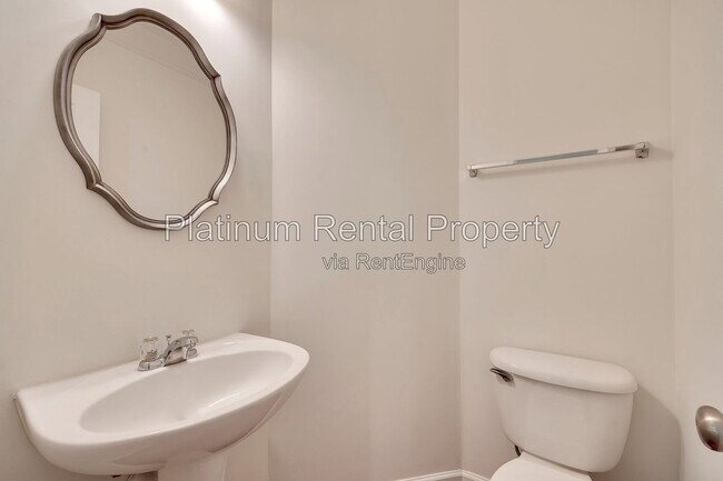 Building Photo - 221 Balaban Cir