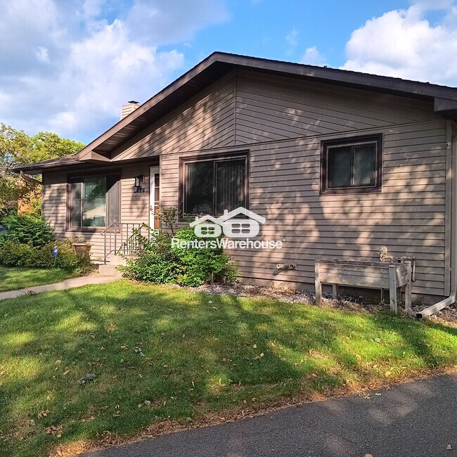 Primary Photo - 1426 24th Ave N
