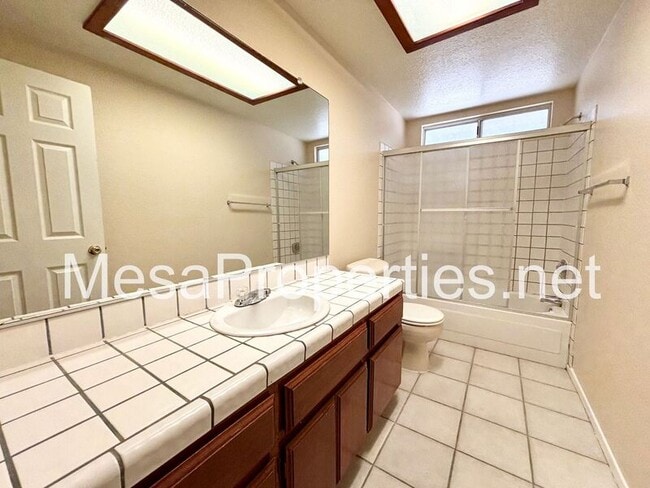 Building Photo - 16578 Odell Ave