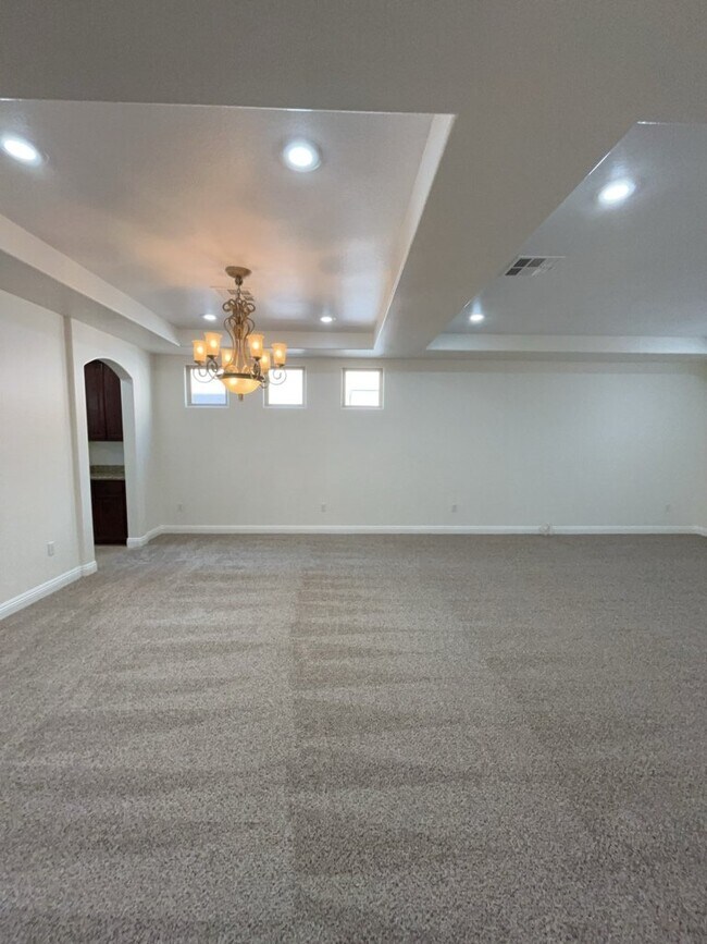 Building Photo - 533 Blanche Ct
