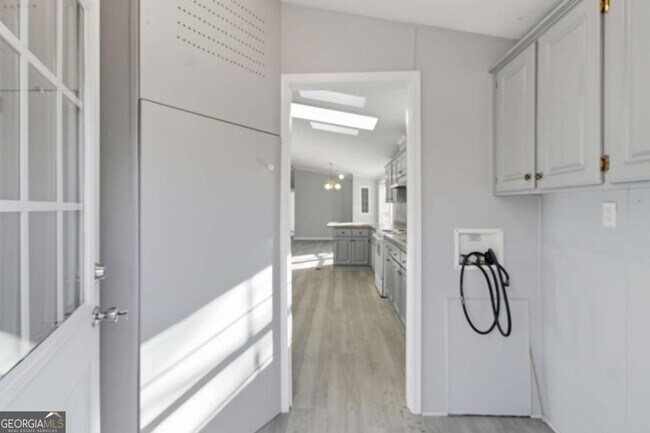 Building Photo - 5320 Long Branch Rd