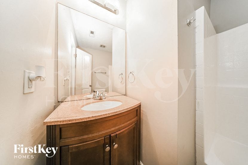 Building Photo - 972 Windwood Ct