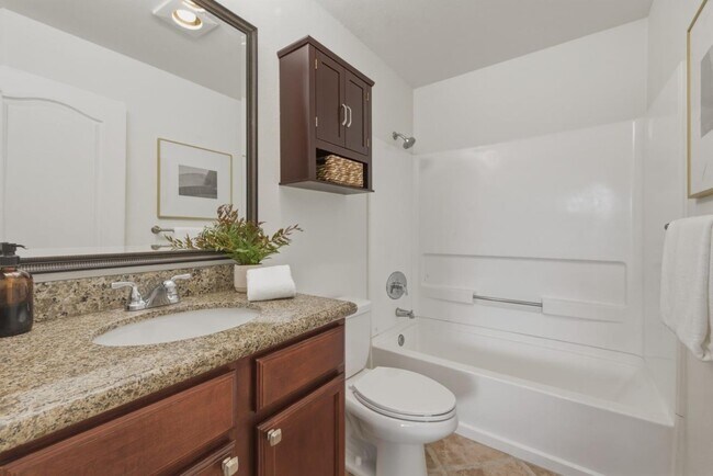 Building Photo - 1144 Yarwood Ct