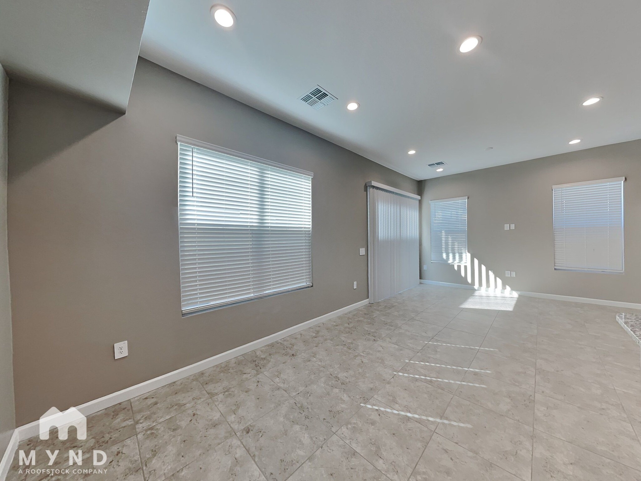 Building Photo - 4839 E Village Dr