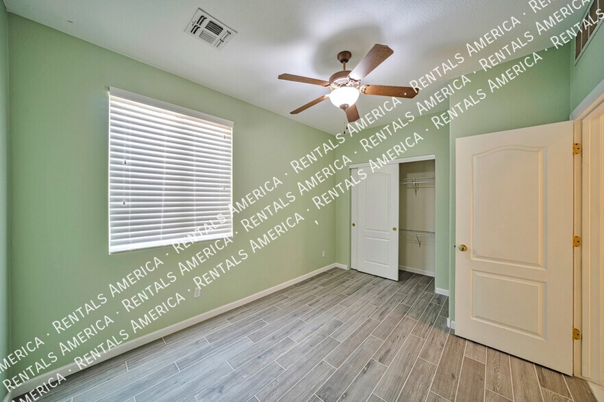 Building Photo - 12920 N Salt Cedar Dr