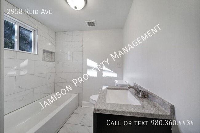 Building Photo - 2958 Reid Ave