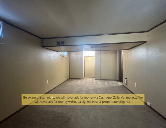 Building Photo - 1412 Broadlawns Ln