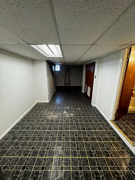 Building Photo - 7217 Vandike St