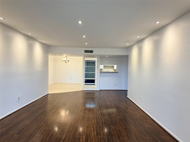 Building Photo - 8523 Hearth Dr