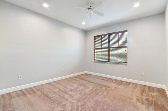 Building Photo - 106 Monterey Bay Dr