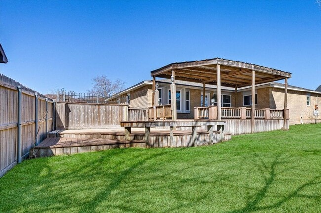 Building Photo - Welcome to this fully remodeled 4/2/2 brick home near Lake Conroe! With new AC/heat, roof, water ...